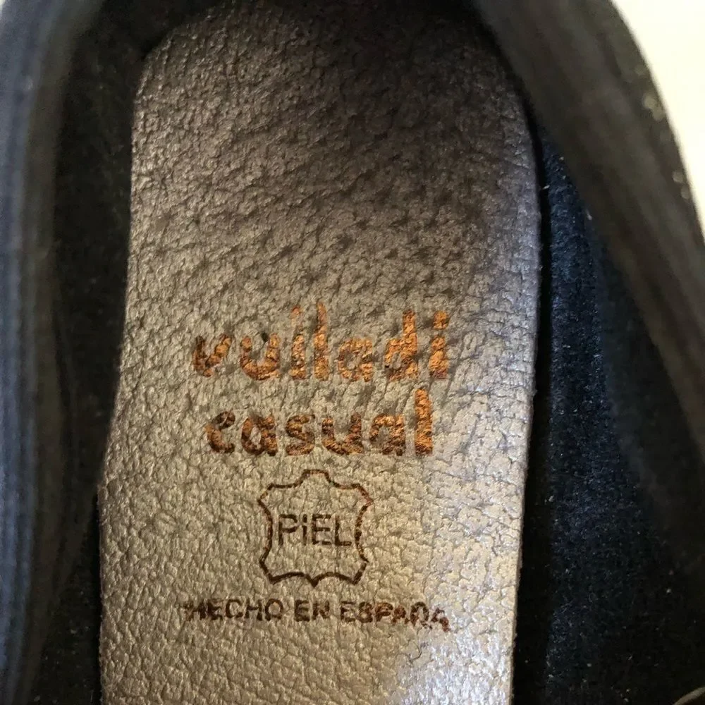 Girls’ Glitter Mary Janes (EUC)‎